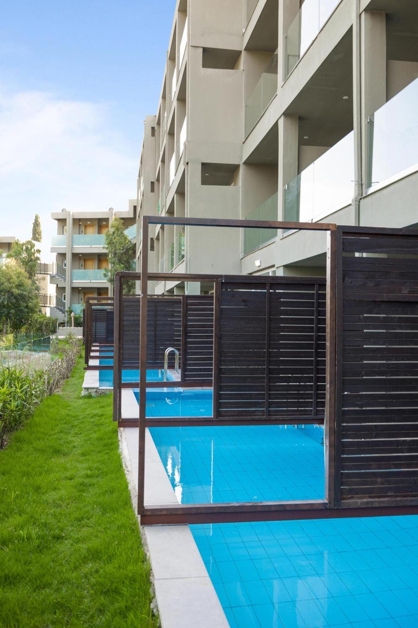 Kairaba Mythos Palace - Adults Only Kouspades Luaran gambar The swimming pool at the hotel